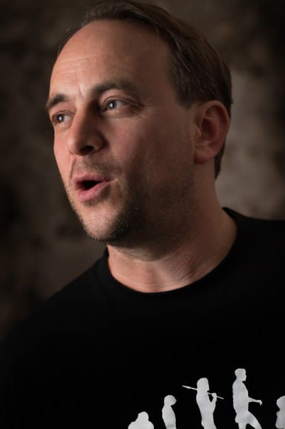 Porträt von Michael Sayer in schwarz-weiß